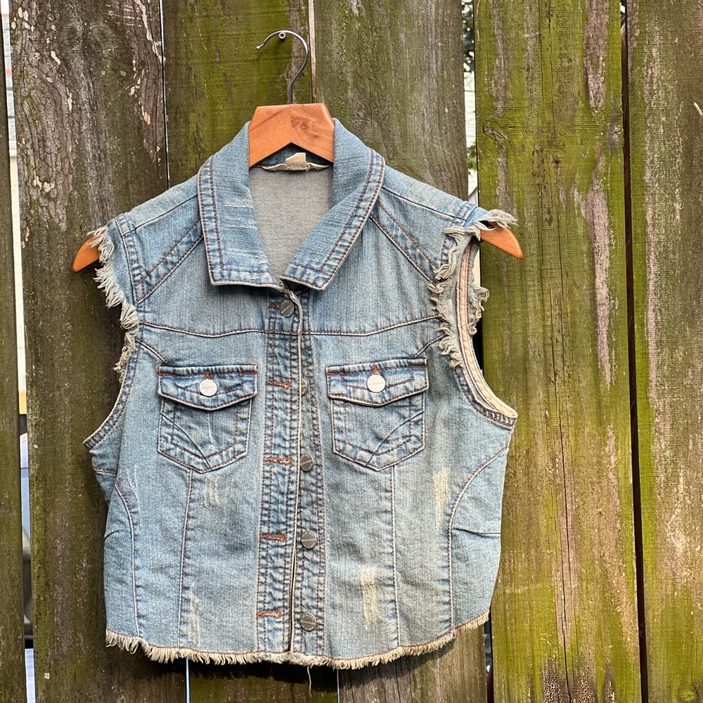 Light wash denim vest size small